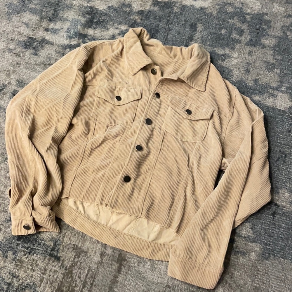 Lightweight tan corduroy women’s jacket. Size small